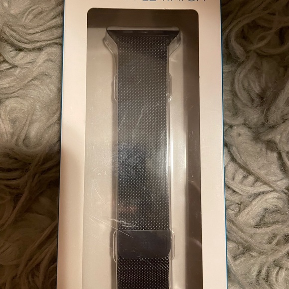New Apple Watch Band 42mm Stainless Steel Mesh Band with Matching Cover - Picture 3 of 4